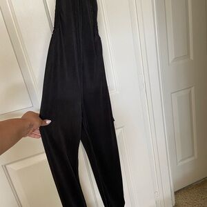 SEXY Chic Black Jumpsuit with Sleek Silhouette and Versatile Design